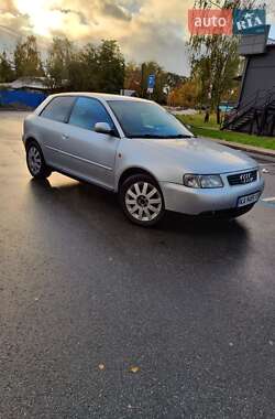 Хэтчбек Audi A3 2000 в 