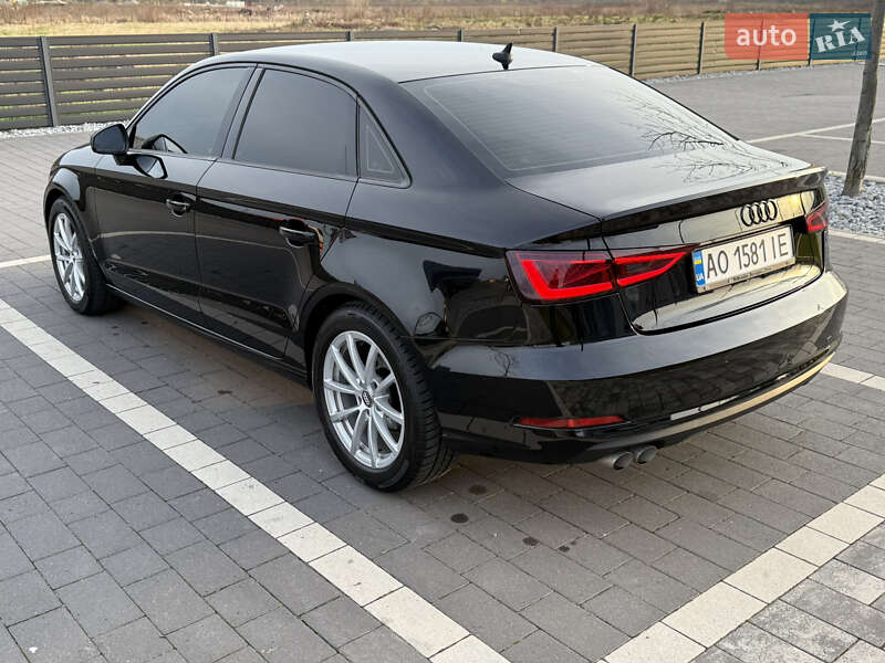 Седан Audi A3 2014 в Мукачево