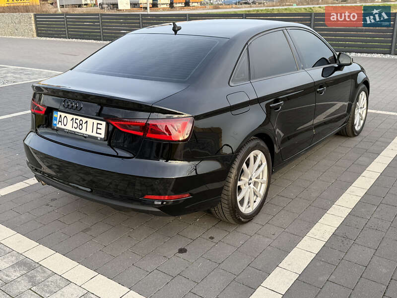 Седан Audi A3 2014 в Мукачево