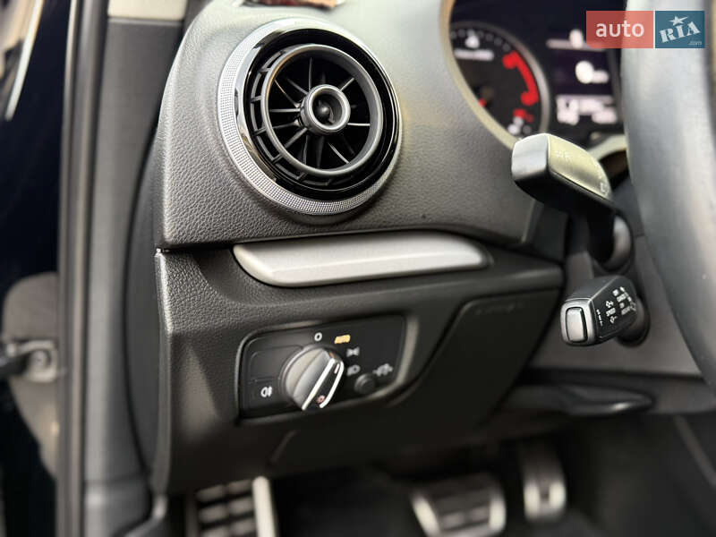 Седан Audi A3 2014 в Мукачево
