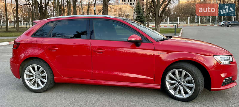 Хетчбек Audi A3 2016 в Харкові