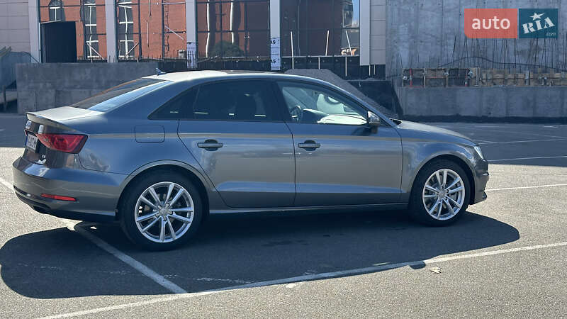 Седан Audi A3 2016 в Киеве