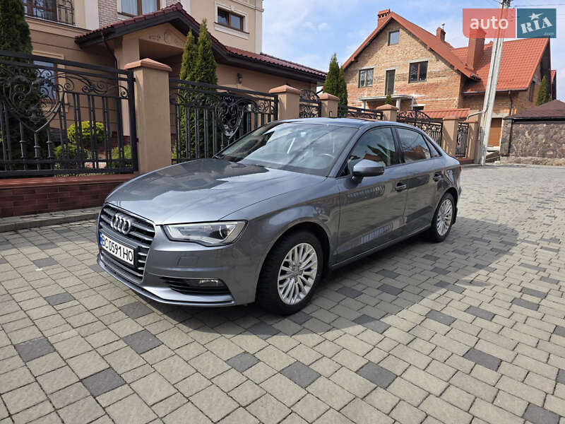 Седан Audi A3 2016 в Львове