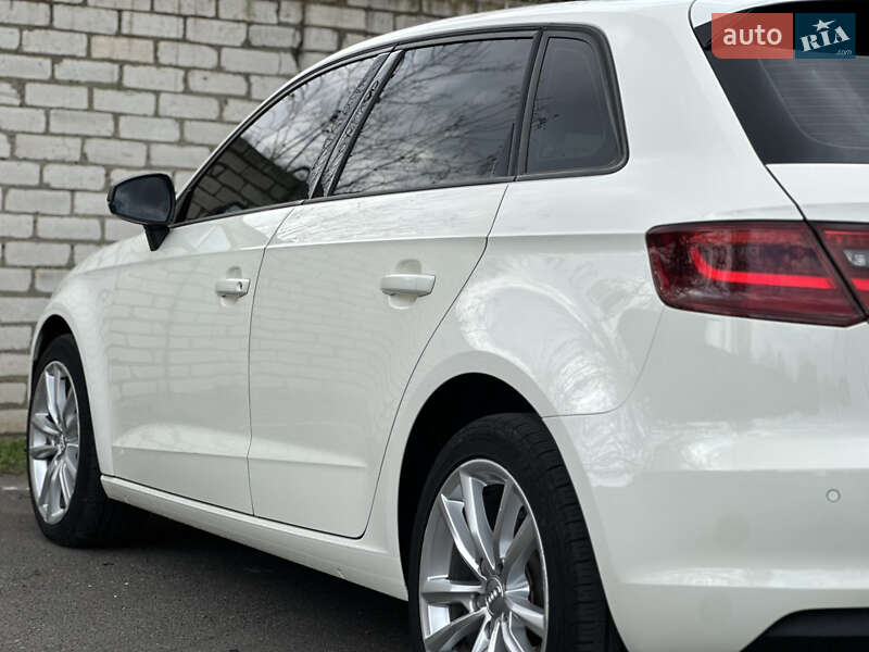 Хэтчбек Audi A3 2015 в Одессе