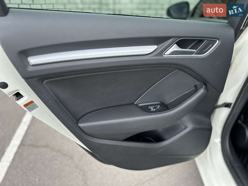 Хэтчбек Audi A3 2015 в Одессе