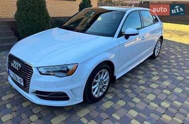 Хэтчбек Audi A3 2016 в 