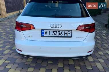 Хэтчбек Audi A3 2016 в 