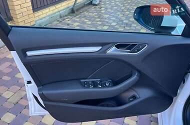 Хэтчбек Audi A3 2016 в 
