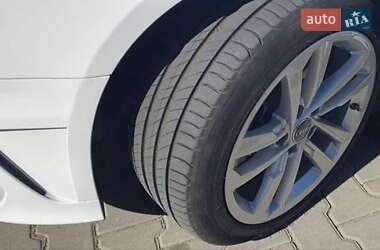 Хэтчбек Audi A3 2016 в 