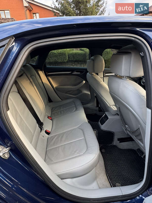 Седан Audi A3 2015 в Днепре