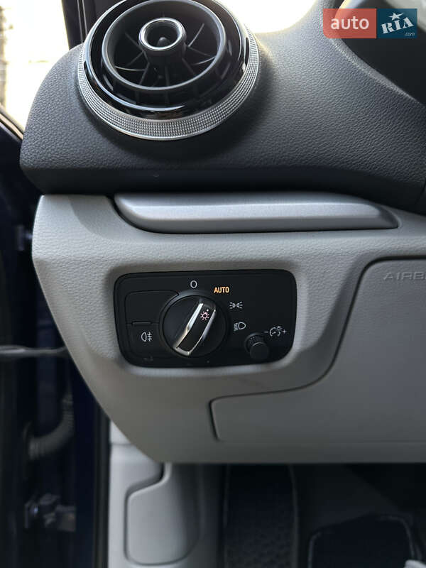 Седан Audi A3 2015 в Днепре