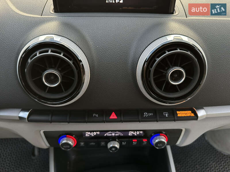 Седан Audi A3 2015 в Днепре