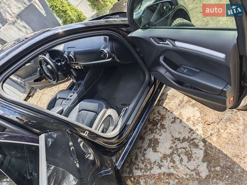 Седан Audi A3 2015 в Киеве