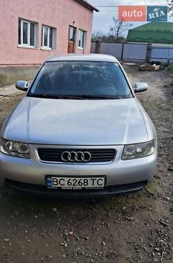 Хэтчбек Audi A3 2002 в 