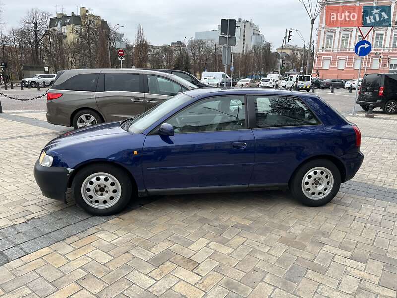 Хэтчбек Audi A3 2000 в Киеве