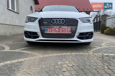 Хэтчбек Audi A3 2016 в 