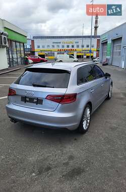 Хэтчбек Audi A3 2016 в 