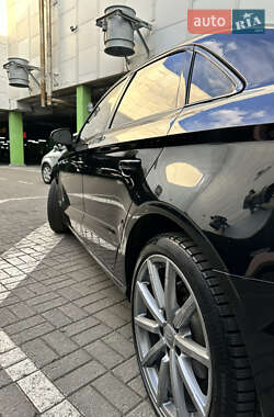 Седан Audi A3 2015 в 