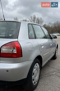 Хэтчбек Audi A3 2002 в 