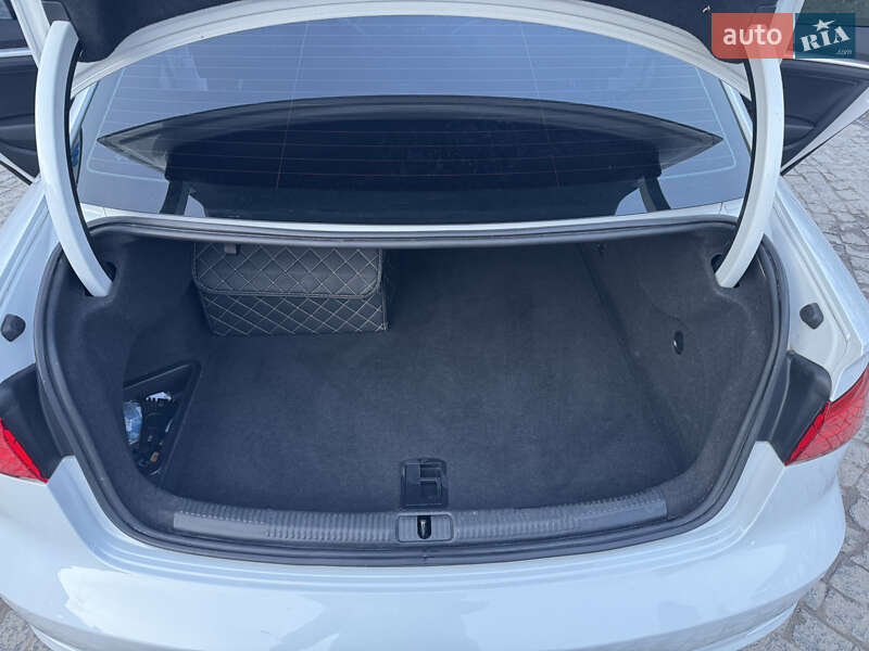 Седан Audi A3 2014 в Тернополі