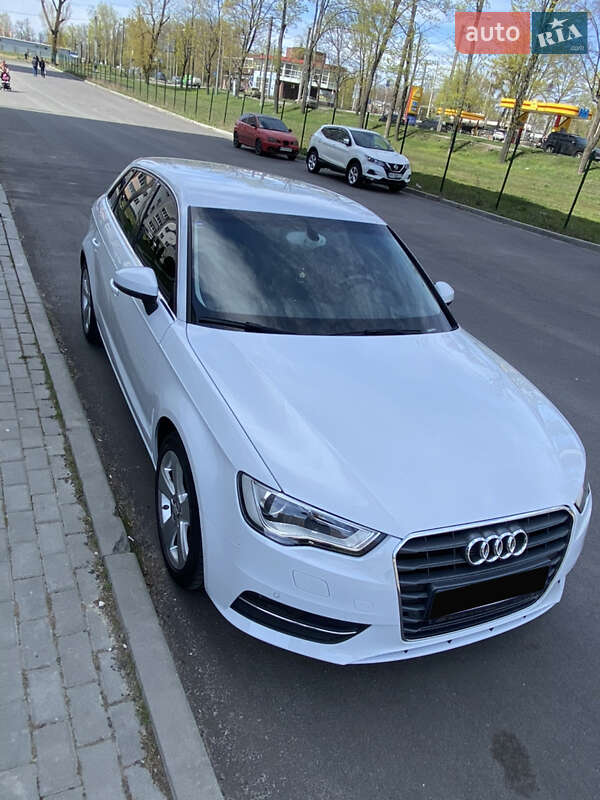 Хэтчбек Audi A3 2014 в Харькове