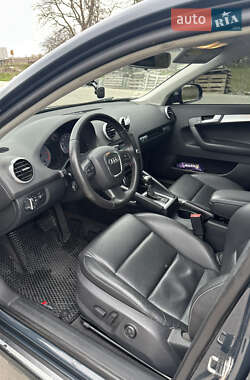 Хэтчбек Audi A3 2012 в 