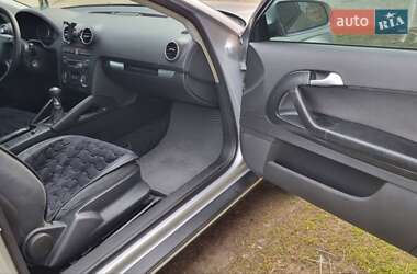 Хэтчбек Audi A3 2004 в 