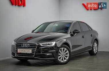 Седан Audi A3 2015 в Киеве