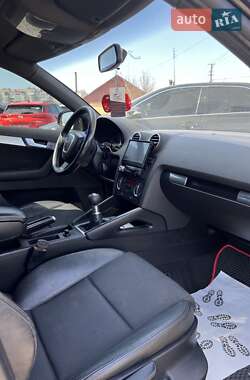 Хэтчбек Audi A3 2005 в 