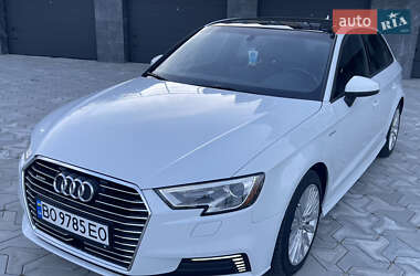 Хэтчбек Audi A3 2017 в 