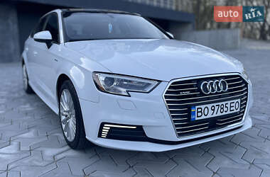 Хэтчбек Audi A3 2017 в 
