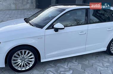 Хэтчбек Audi A3 2017 в 