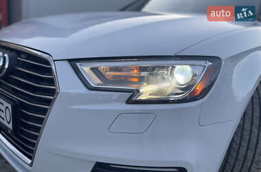 Хэтчбек Audi A3 2017 в 