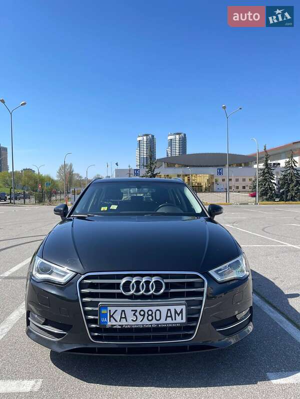 Хэтчбек Audi A3 2016 в Киеве