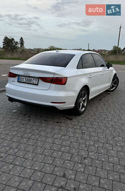 Седан Audi A3 2015 в 