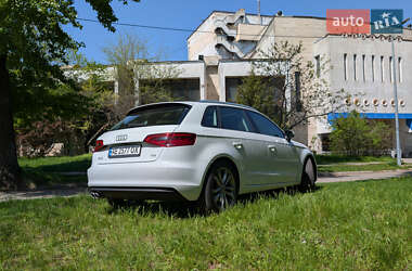 Хэтчбек Audi A3 2016 в 