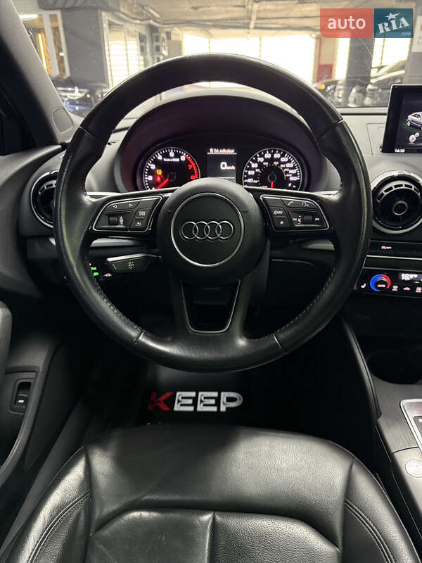 Седан Audi A3 2016 в Одессе