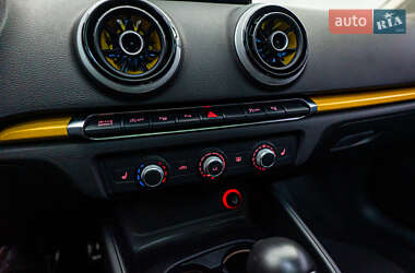 Седан Audi A3 2015 в 