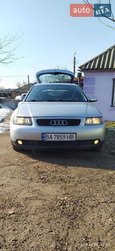 Хетчбек Audi A3 2002 в 