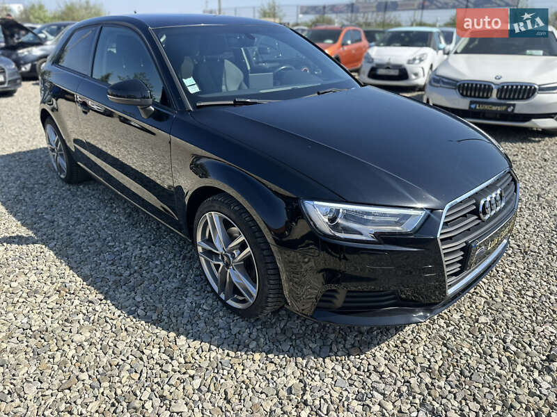 Хетчбек Audi A3 2017 в Івано-Франківську