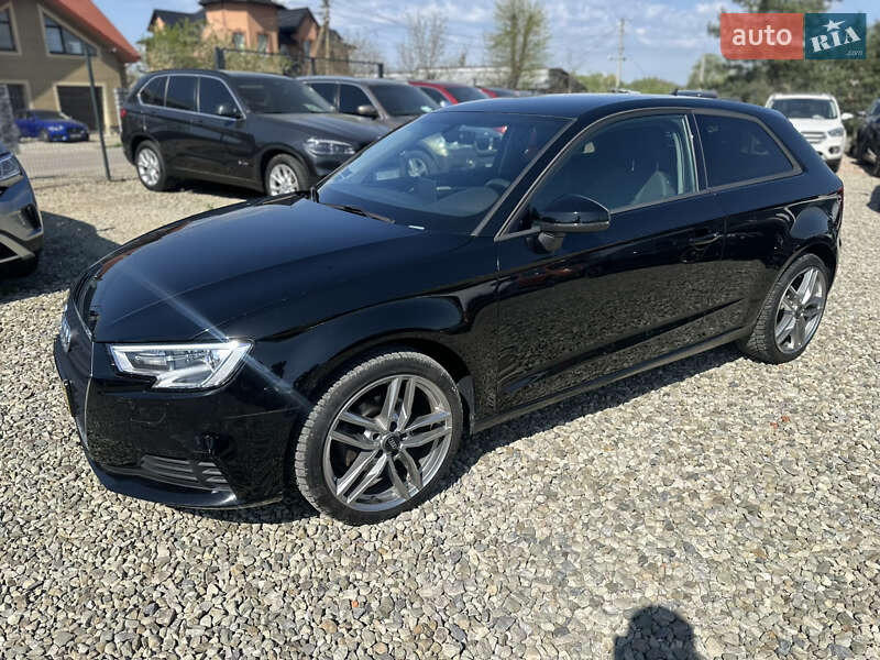 Хетчбек Audi A3 2017 в Івано-Франківську