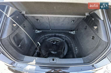 Хэтчбек Audi A3 2017 в 