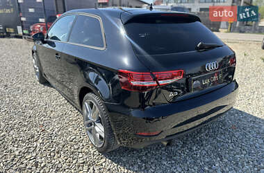 Хэтчбек Audi A3 2017 в 