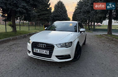 Хэтчбек Audi A3 2013 в 