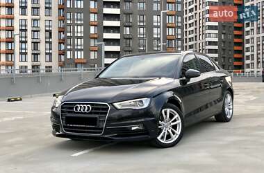 Седан Audi A3 2016 в Киеве