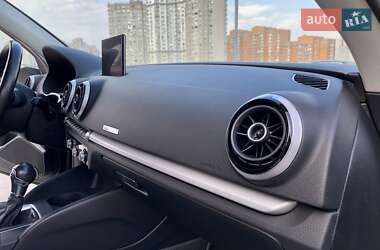 Седан Audi A3 2016 в 