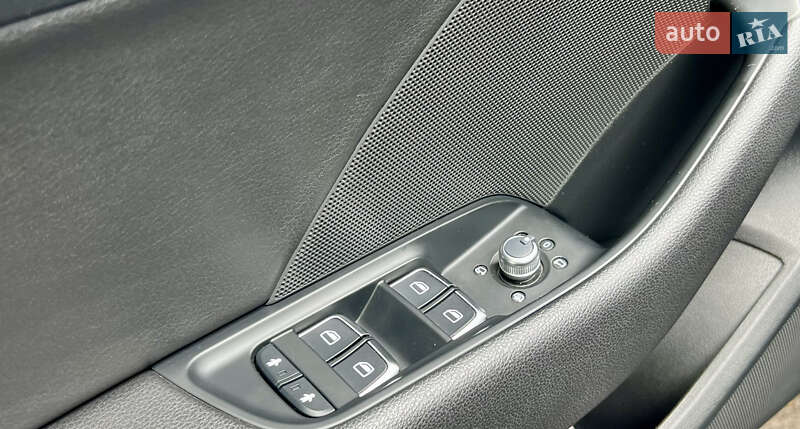 Седан Audi A3 2016 в Киеве