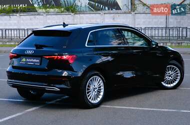 Хетчбек Audi A3 2021 в 