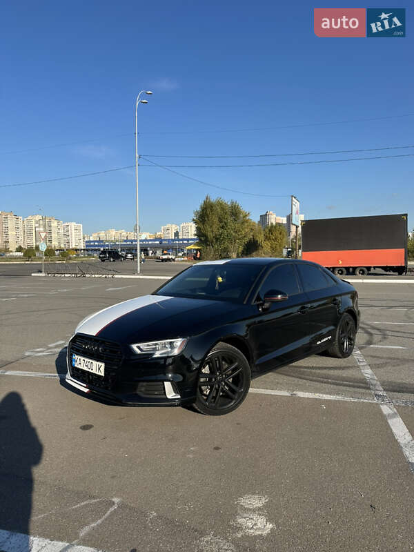 Седан Audi A3 2017 в Киеве