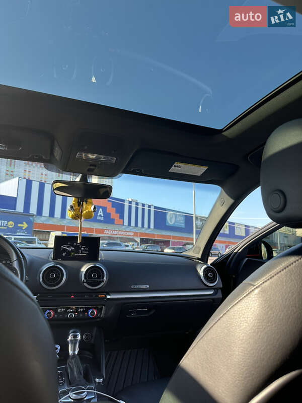 Седан Audi A3 2017 в Киеве